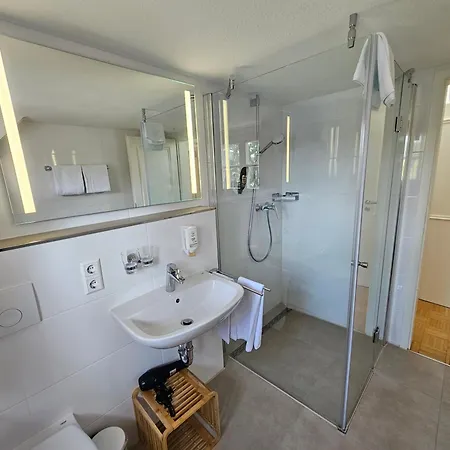 Seehotel Hubertus シュルッフゼー