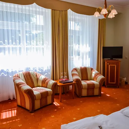 Seehotel Hubertus 4* Шлухзее