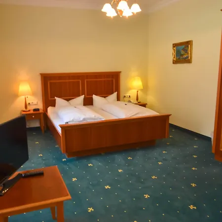Seehotel Hubertus Шлухзее