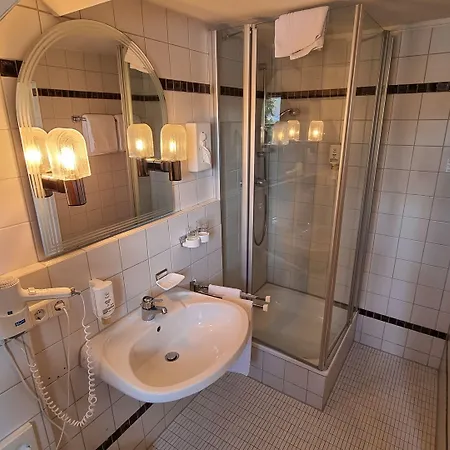 ホテル Seehotel Hubertus シュルッフゼー
