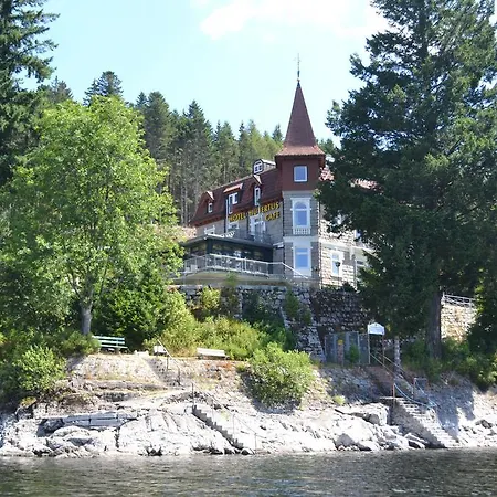 Seehotel Hubertus Отель Шлухзее